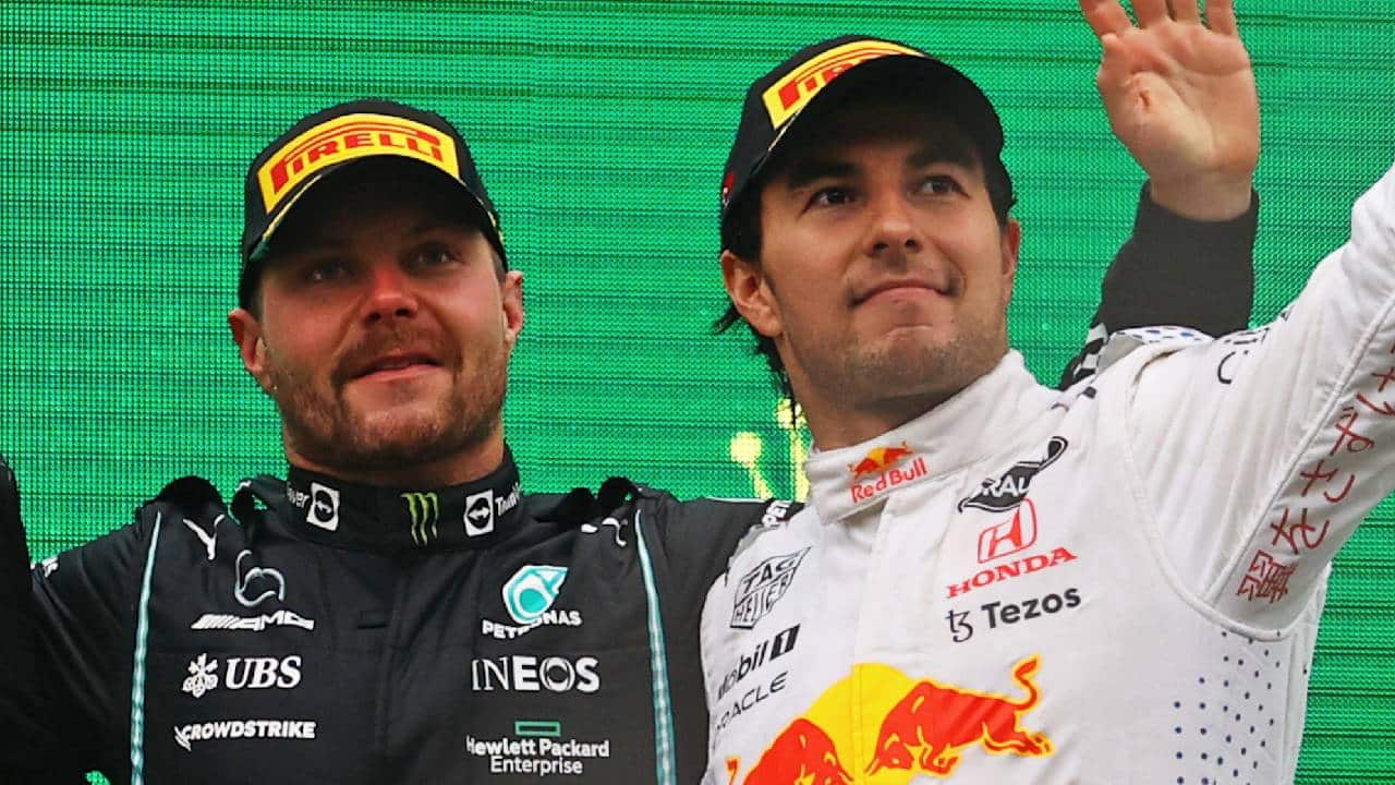 La insólita promesa que Checo Pérez le hizo a Valtteri Bottas tras firmar con Cadillac | VIDEO