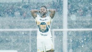 Pumas sufrió por un tremenda tormenta en CU.