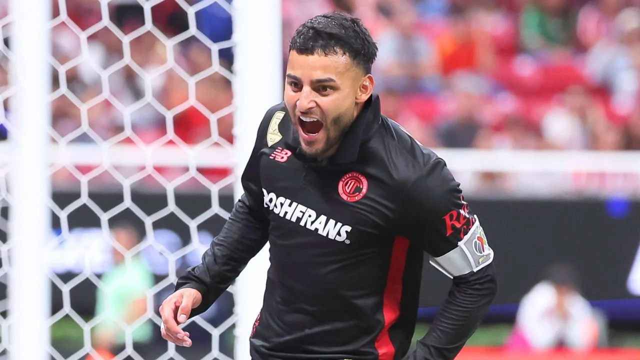 Alexis Vega le lanza indirecta a Chivas tras renovar con Toluca: 