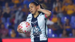 Charlyn Corral, Pachuca