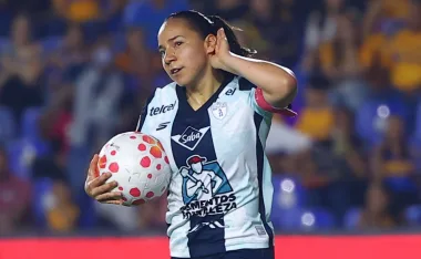 Charlyn Corral, Pachuca