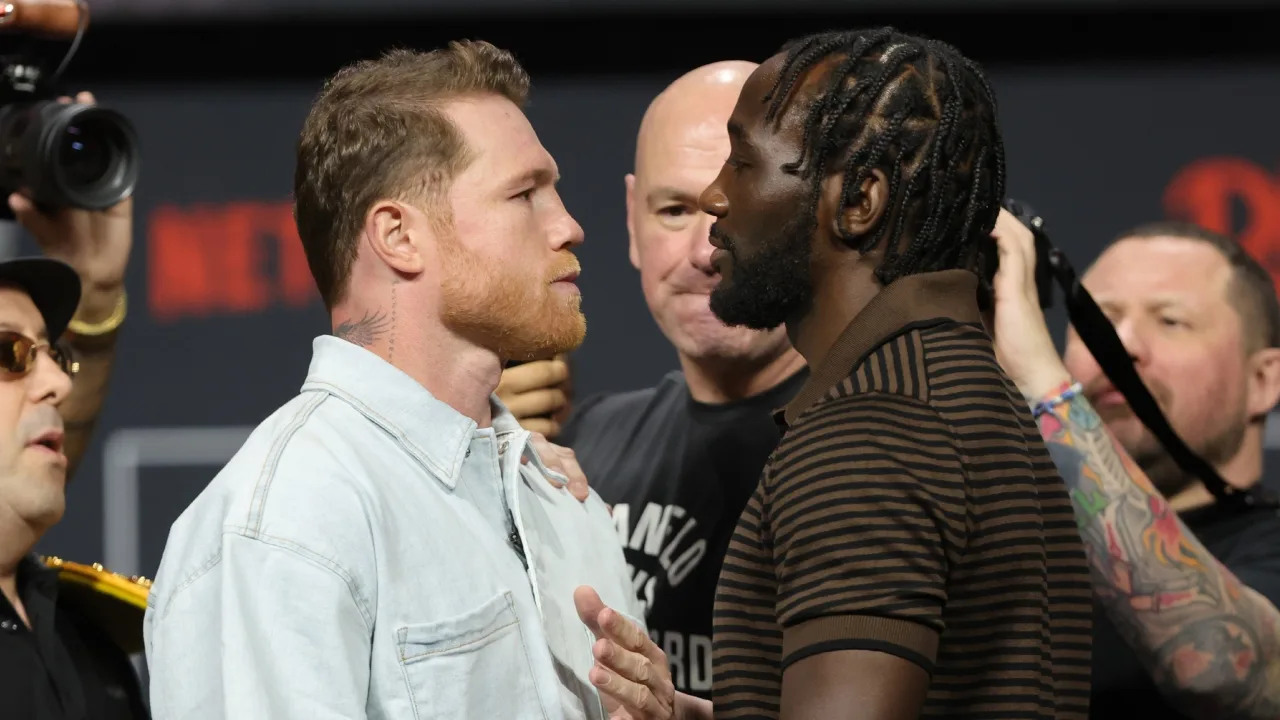 Canelo Álvarez y Terence Crawford tuvieron un espectacular careo a días de la pelea