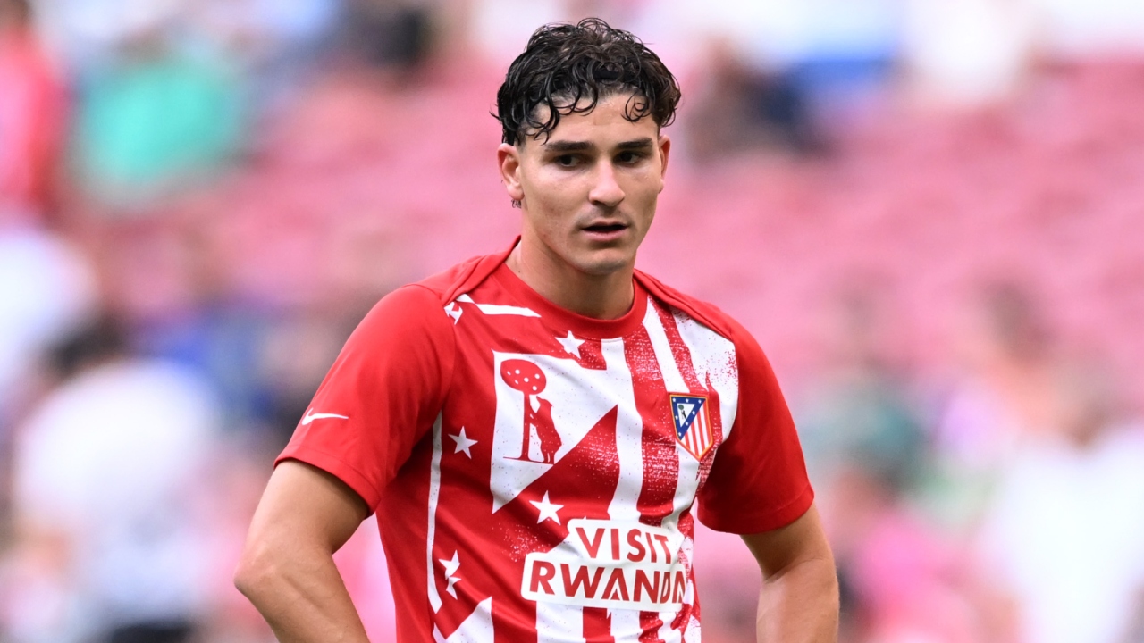 Captado en cámara: El enojo de Julián Álvarez con el Cholo Simeone al ser sustituido en Atlético de Madrid