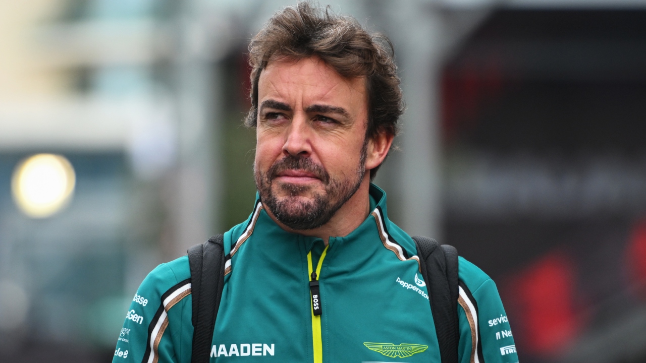 Fernando Alonso en el Gran Premio de Azerbaiyán de la Fórmula 1 con Aston Martin