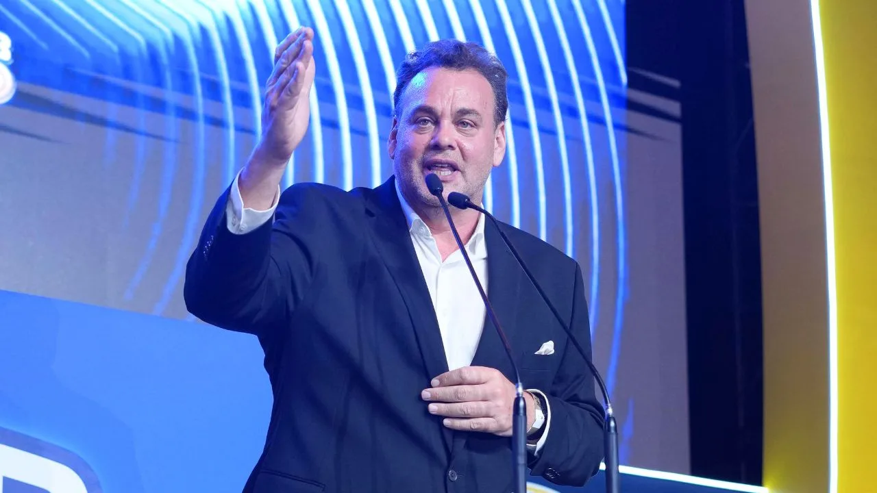 David Faitelson sufre accidente automovilístico previo al América vs Chivas: Así quedó su vehículo