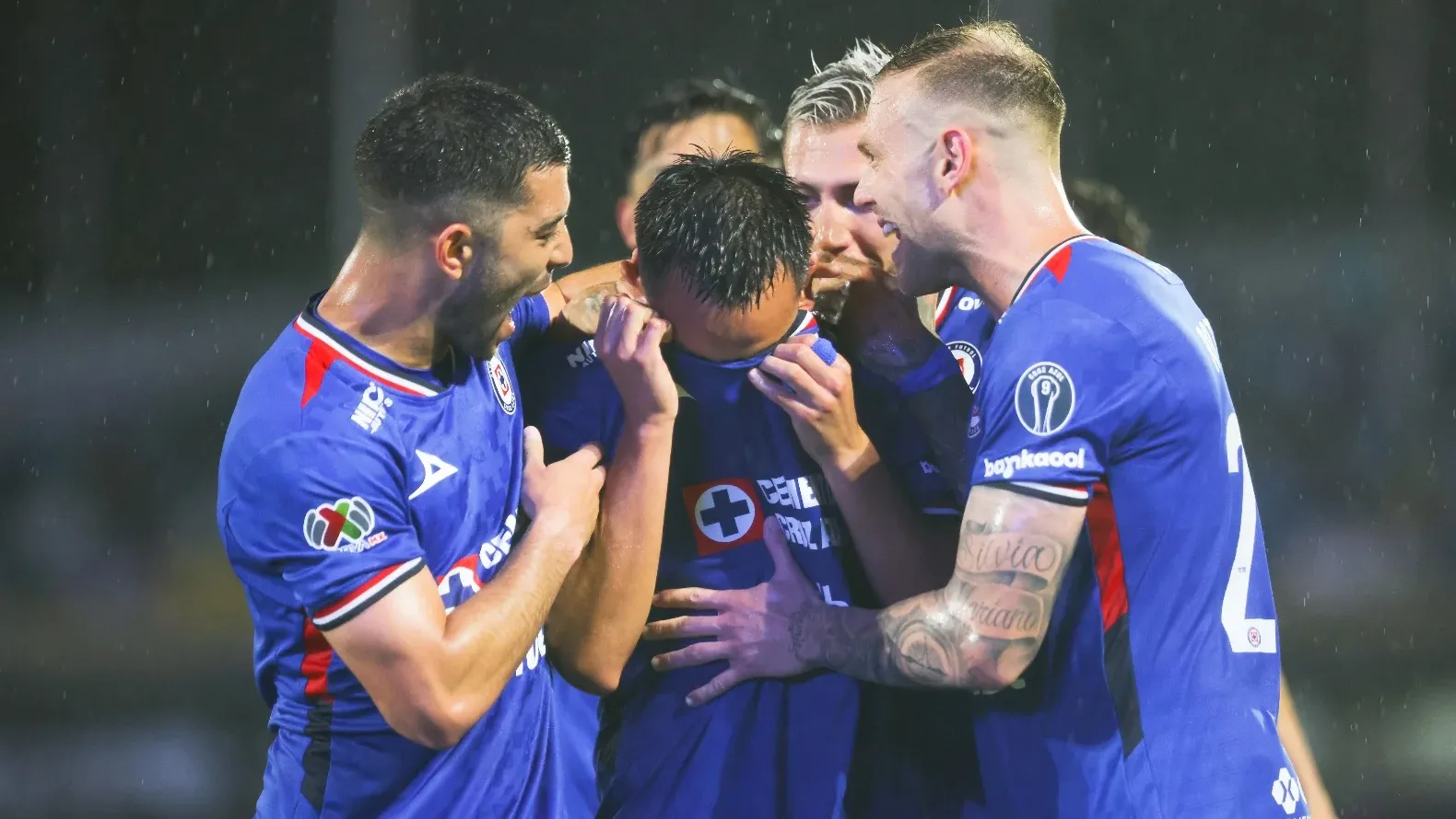 Cruz Azul tendría todo acordado para renovar el contrato de una de sus estrellas de cara al Apertura 2025