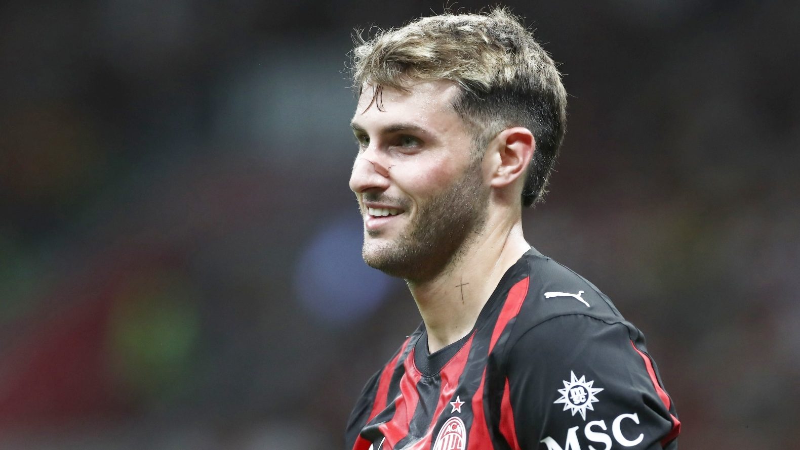 Tras permanecer en AC Milan revelan los equipos top que han querido fichar a Santiago Giménez