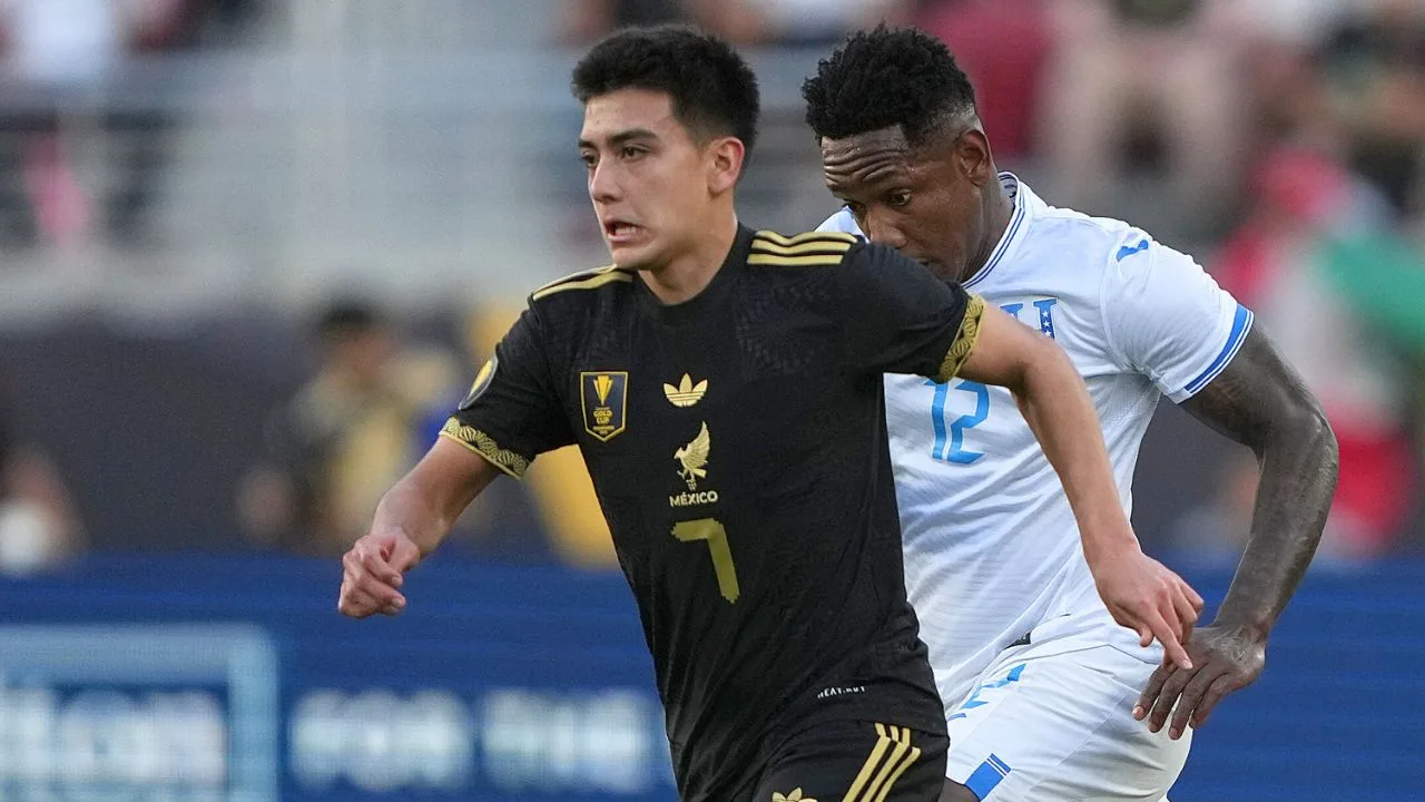 Manchester United tendría en la mira a Gilberto Mora y le daría seguimiento en el Mundial Sub 20.