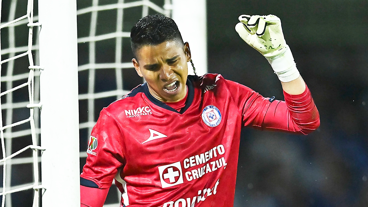 Kevin Mier ha comete un nuevo error que le valió un gol en contra a Cruz Azul.