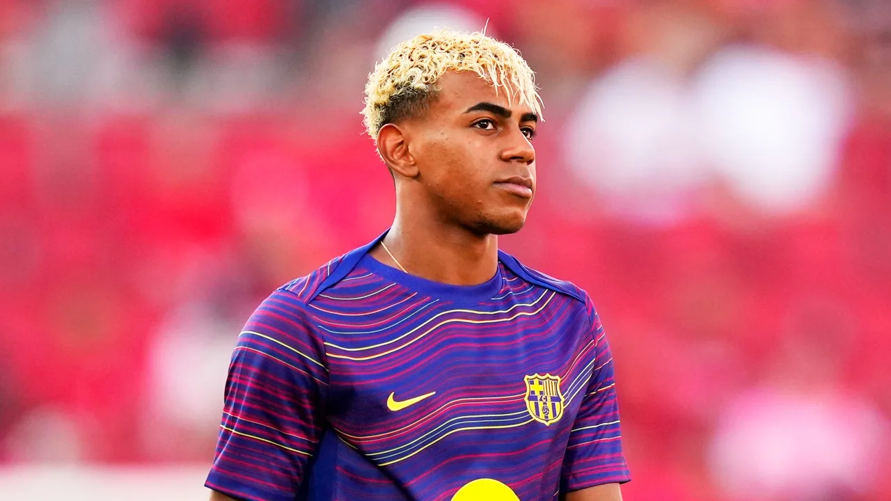 Lamine Yamal regresa al Barcelona tras su lesión.