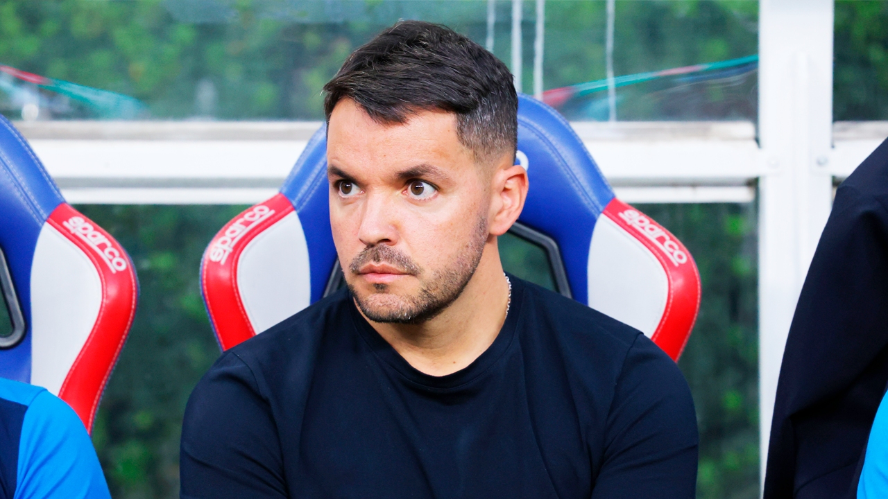 Nicolás Larcamón ha tenido un gran inicio como DT de Cruz Azul en el Apertura 2025.