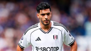 Pese a ser uno de los goleadores Raúl Jiménez se ubica entre los peores jugadores del Fulham en increíble ranking