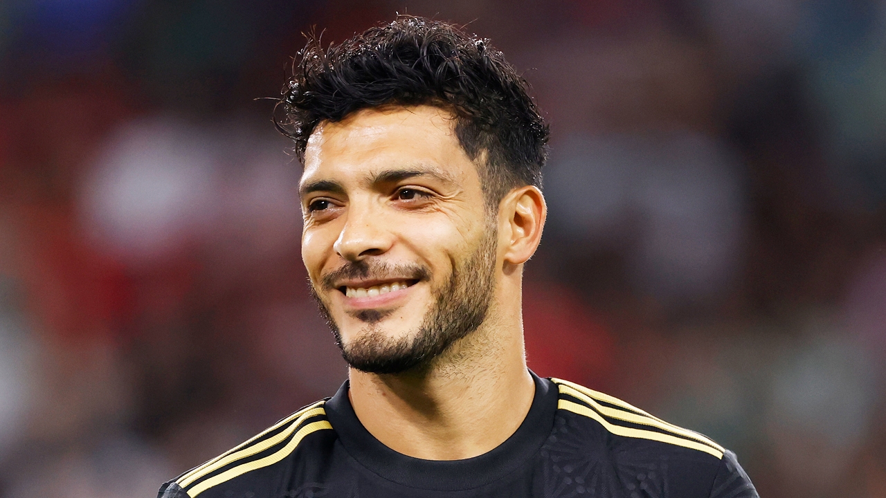 ¡Orgullo! Raúl Jiménez recibe increíble nominación como jugador del año