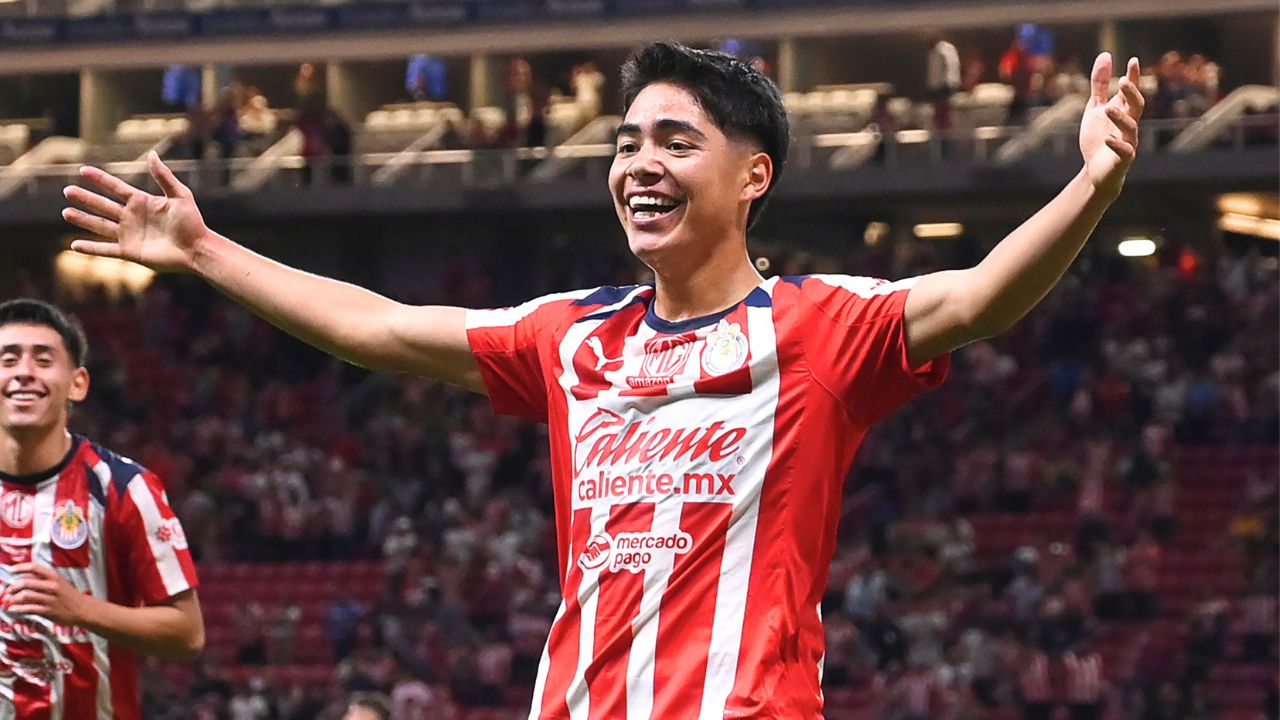 Madre de Samir Inda se vuelve viral tras filtrarse videos de su celebración por el gol del cantero con Chivas.
