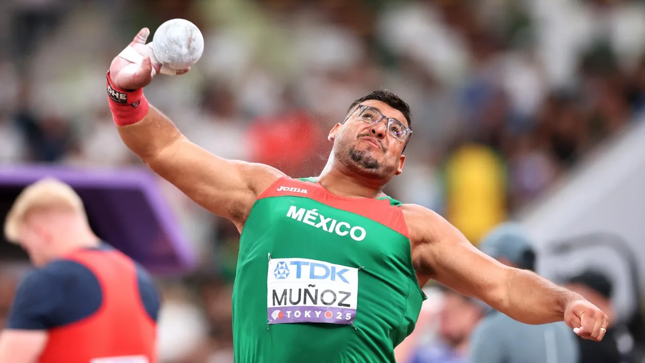 Uziel Muñoz grita Viva México en el Mundial de Atletismo, impone nueva marca y consigue histórico podio