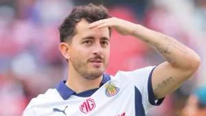 Alan Mozo se perderá varias jornadas con Chivas.