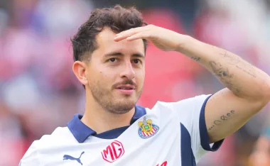 Alan Mozo se perderá varias jornadas con Chivas.