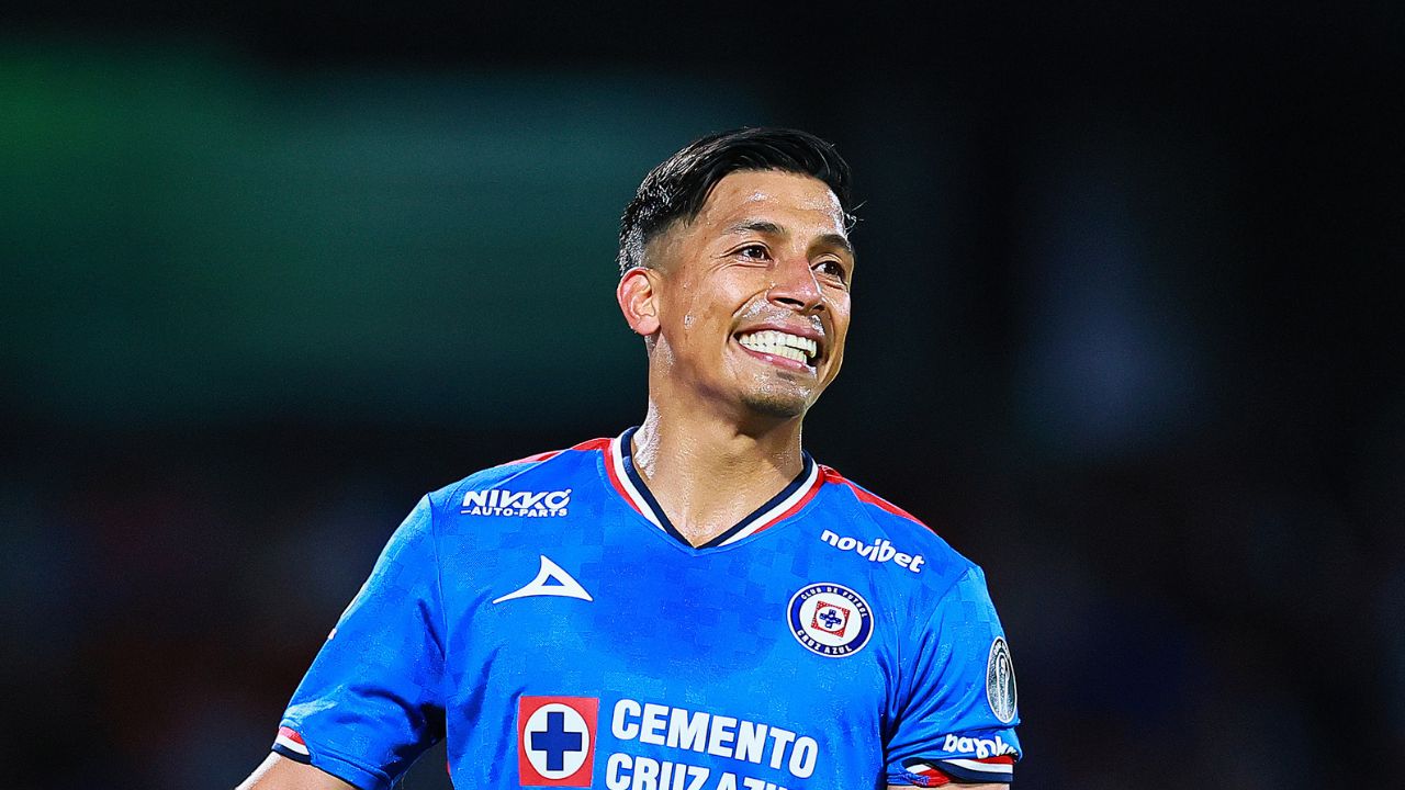 Mientras en Cruz Azul le buscan reemplazo, Ángel Sepúlveda fue nominado a prestigioso premio