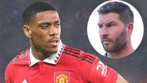 Anthony Martial no se tardó en calentar el clásico regio.