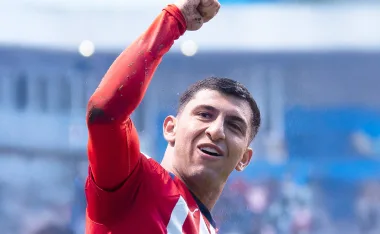 Chivas disfruta de los golazos de Bryan González.