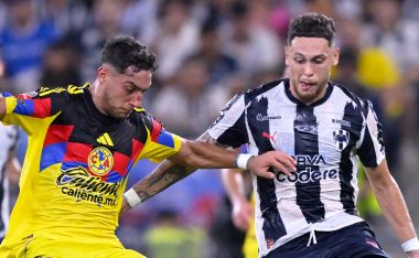 Ocampos y Cáceres en pleno Monterrey vs América.