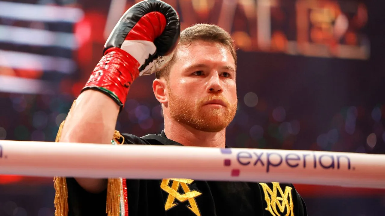 Mientras Canelo ganó MILLONES tras perder ante Crawford, un influencer perdió una FORTUNA por su culpa