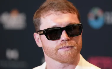 Canelo Álvarez y una colección de arte inspirada en su carrera.