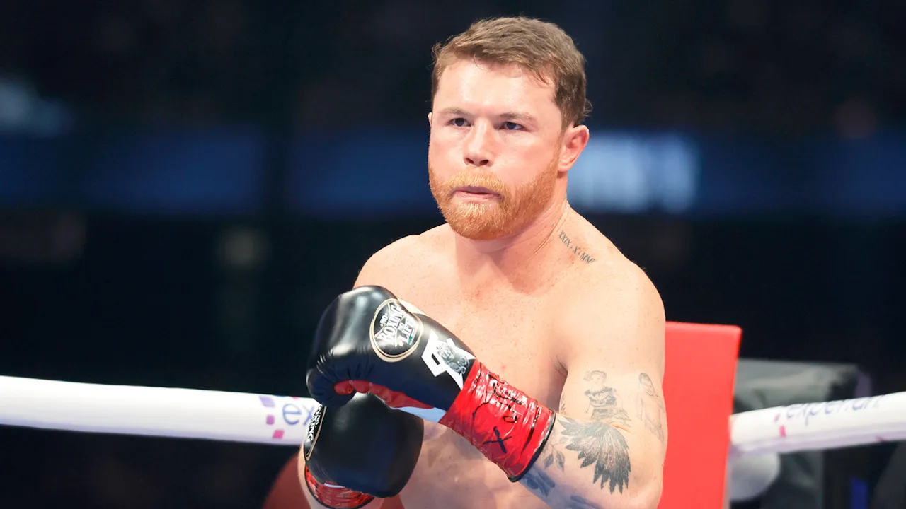 Canelo Álvarez tendrá que pasar por cirugía... ¿vuelve en 2026?