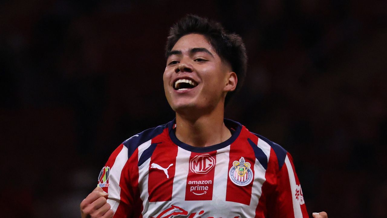 Cristian Inda, jugador de Chivas en el duelo ante Necaxa.