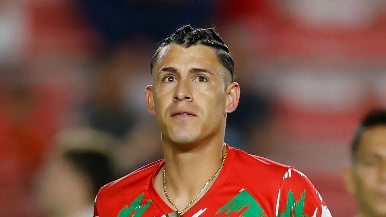 Esposa del Chicote Calderón lo perdona y en redes, raja a los críticos del ex de Chivas y América