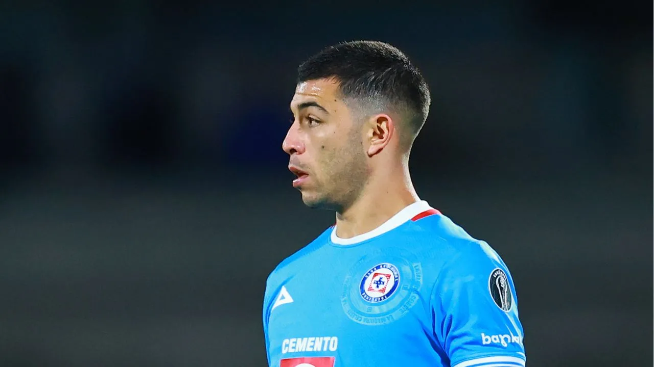 Erik Lira en la cuerda floja en Cruz Azul: Su renovación se complica por complicado motivo