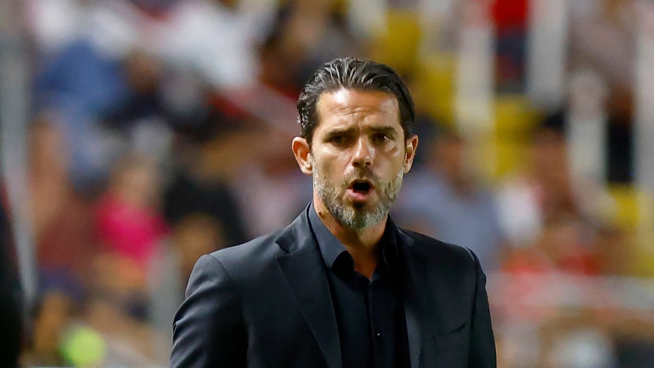 Fernando Gago calienta el choque de Chivas vs Necaxa con dardo envenenado al Rebaño