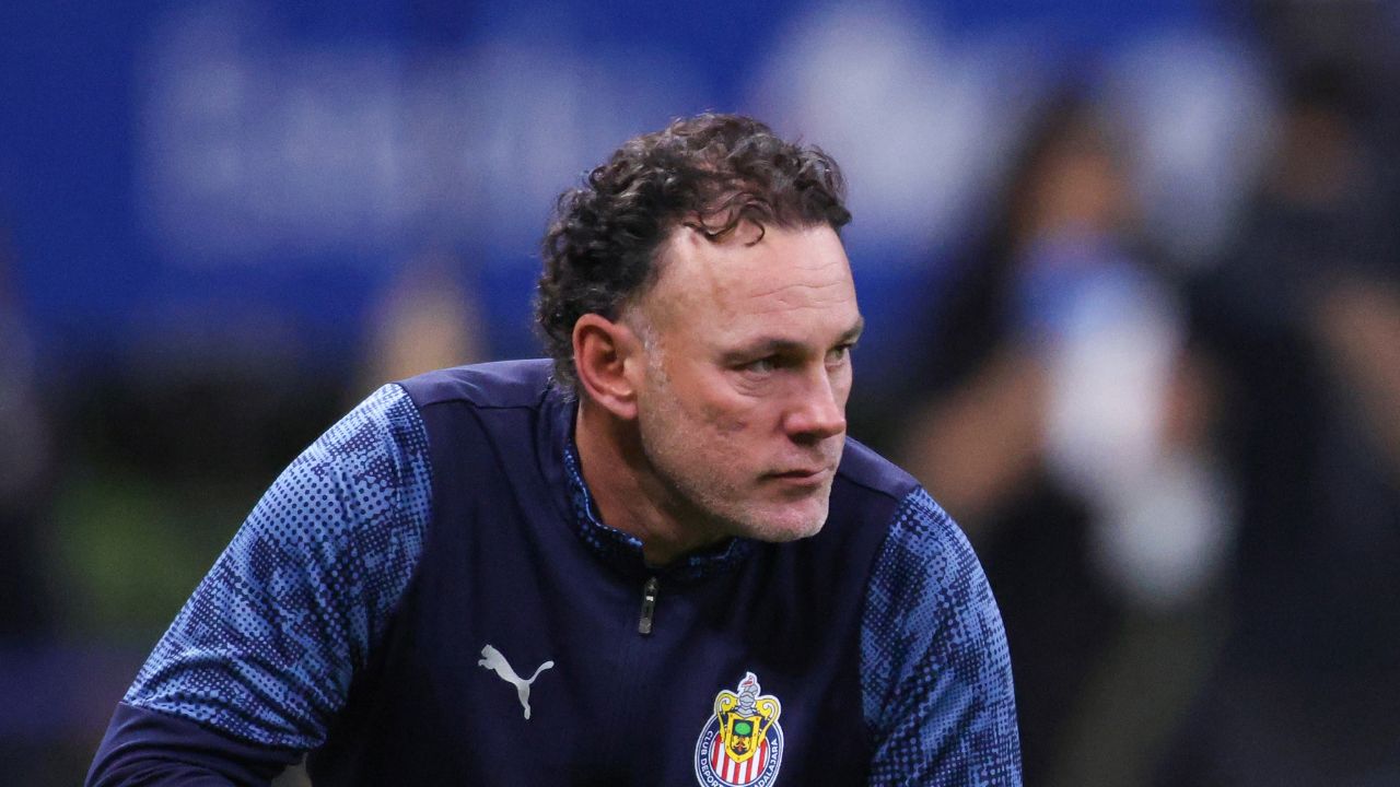Gabriel Milito de Chivas estalla contra la prensa tras incómoda pregunta