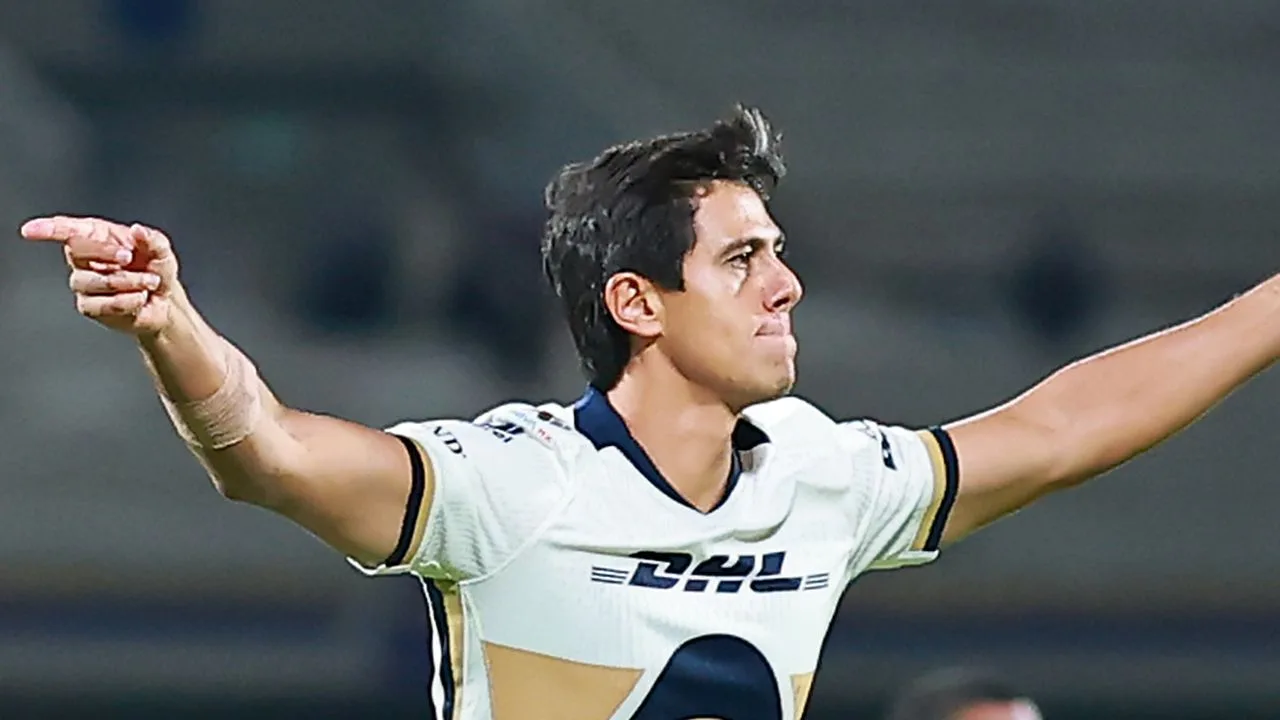 José Juan Macías, delantero de Pumas. 