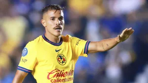 Jonathan Dos Santos se podría quedar fuera del Clásico.