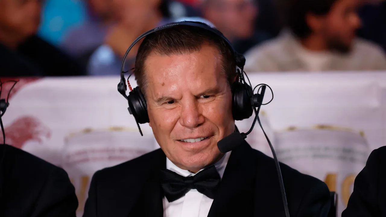 Julio César Chávez fue hospitalizado y así está hoy.