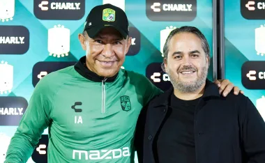 Nacho Ambriz fue oficializado en León.