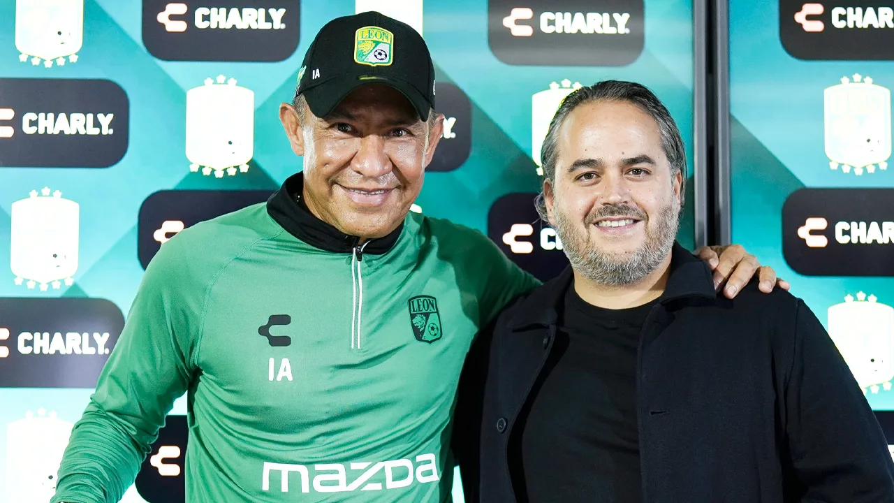 Nacho Ambriz fue oficializado en León.