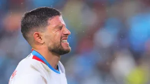 Nacho Rivero fue víctima de la intensidad del partido.