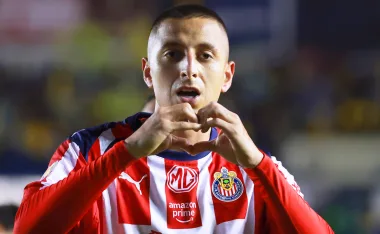Piojo Alvarado, figura rojiblanca y una dolorosa baja.