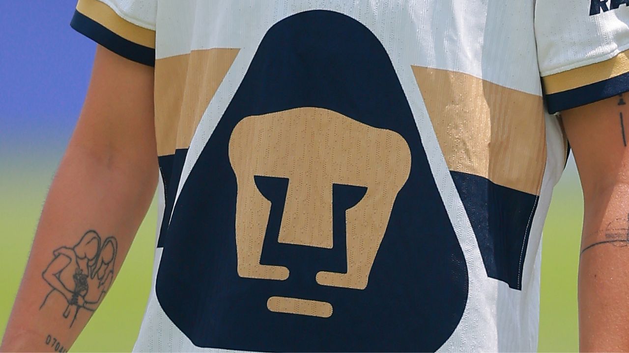 Uniforme del equipo de Pumas Femenil. 