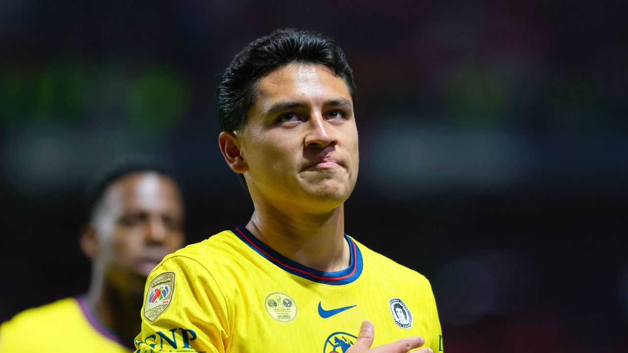 América renueva a Ramón Juárez y los hinchas estallan de furia polémico motivo