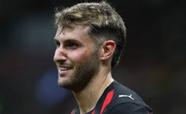 Santiago Giménez, delantero del AC Milan.