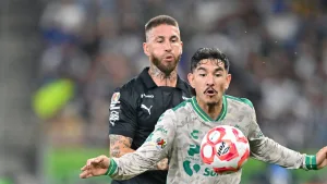 La escalofriante patada al rostro de Sergio Ramos que sacudió el Monterrey vs Santos Laguna