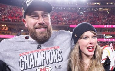 Taylor Swift y Travis Kelce se casarán en 2026.