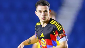 América arde: Álvaro Fidalgo estalla de rabia y le echa pleito a Kevin Álvarez | VIDEO