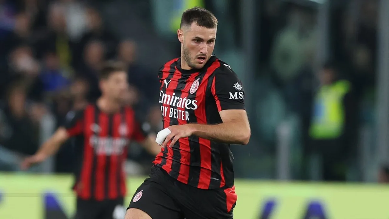 Santiago Giménez en Juventus vs. AC Milan