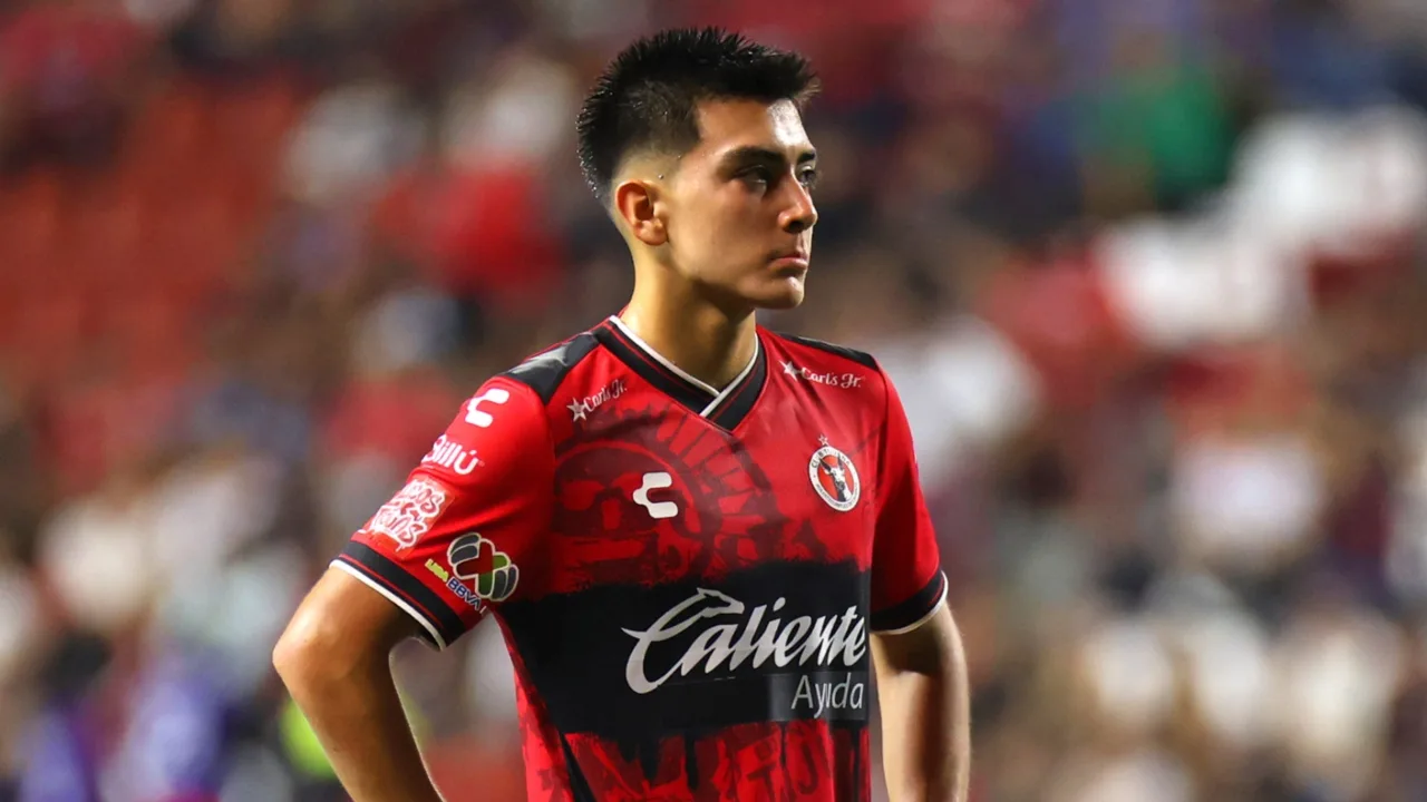 Gilberto Mora, Tijuana