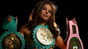 Fue campeona mundial, entrenó a Alana Flores y tendrá la penúltima pelea de su carrera: todo sobre la Barby Juárez