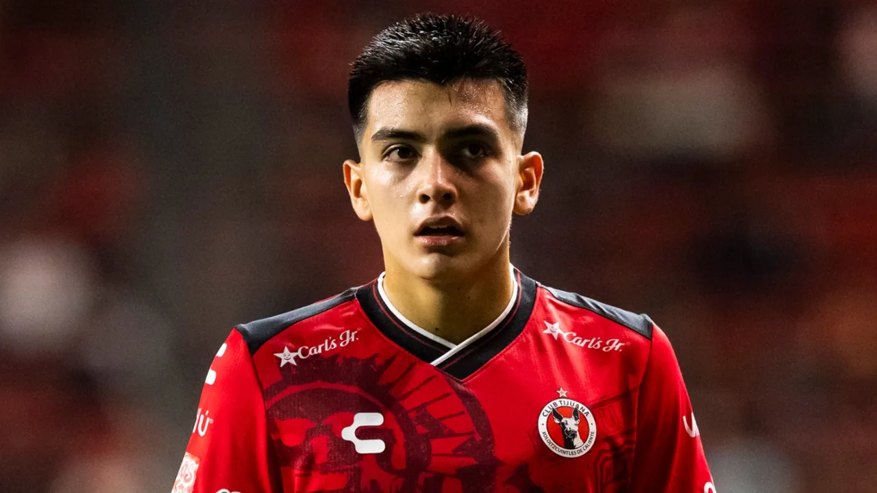 Gilberto Mora, Tijuana